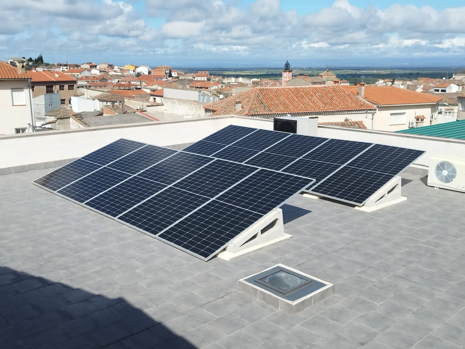 Instalación fotovoltaica en una vivienda de Oropesa, Toledo